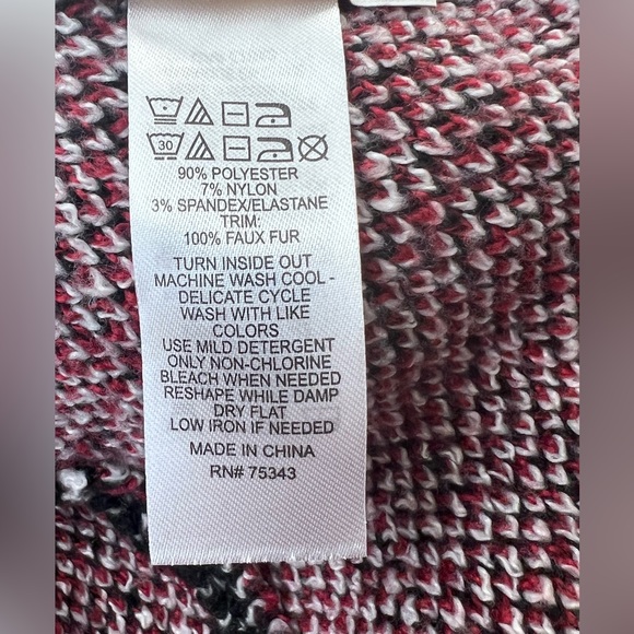 Christian Siriano Black with red and white winter pom pom hat plaid One size - Picture 2 of 5